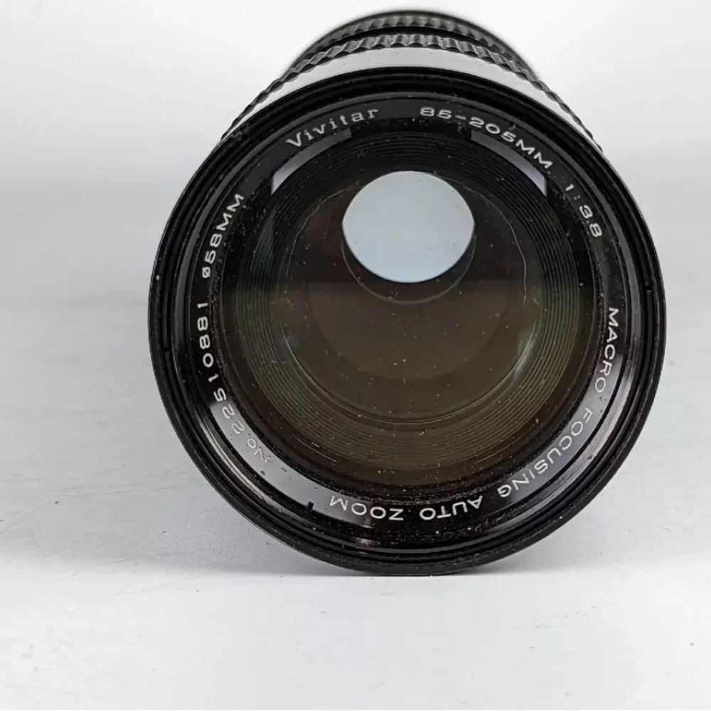 Vivitar 85- 205 mm camera lense for a nikon F mount
